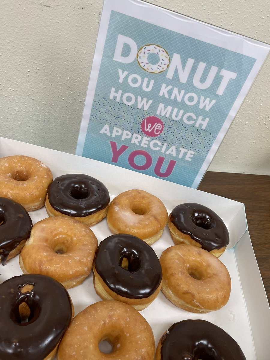 AdrianaCasso's tweet photo. Appreciating our staff at Esparza today!! 💙🦅 @NISDEsparza https://t.co/HGV2FWif5E