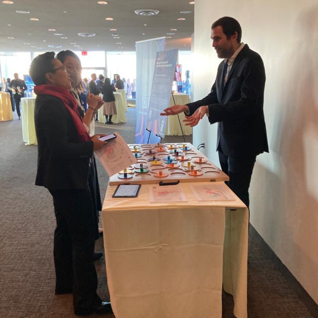 “The future is already here...it’s just unevenly distributed.”
 
At the <a href="/UNDP/">UN Development</a> Leaders for 2030 Retreat in NY, <a href="/UNDPAccLabs/">UNDP Accelerator Labs</a> exhibits powerful stories from our 91 Labs on how we support bottom-up innovations, and learn, experiment, and explore to become #FutureSmartUNDP.