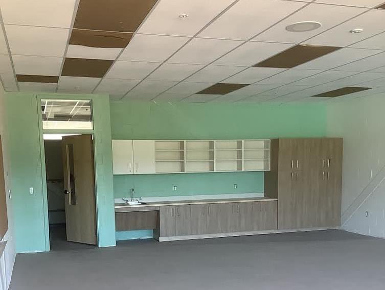 ABC on location at the new K-8 school in Moncton, New Brunswick! 

ABC has been on this project since January 2021 and scope of work includes exterior steel stud framing, interior steel stud framing, drywall, insulation and more!! 

General Contractor: Foulem Construction