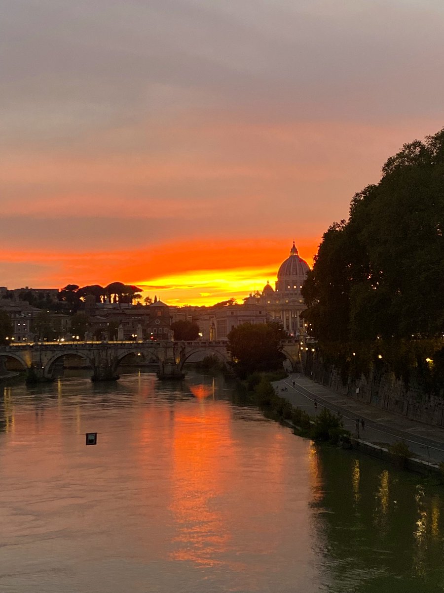 Come si fa a non innamorarsi 😍 di #Roma #romeisus <a href="/TrastevereRM/">Trastevere</a> <a href="/romewise/">Rome wise</a> <a href="/Turismoromaweb/">Turismo Roma</a> <a href="/f_girasole/">𝕱𝖊𝖉𝖊𝖗𝖎𝖈𝖆🐈</a> <a href="/claviggi/">Clair Viggiani</a> <a href="/wantedinrome/">Wanted in Rome</a> <a href="/chiara92kalepa/">Chiara 👑🐝💖🌸 ROMA CAPUT MUNDI</a>