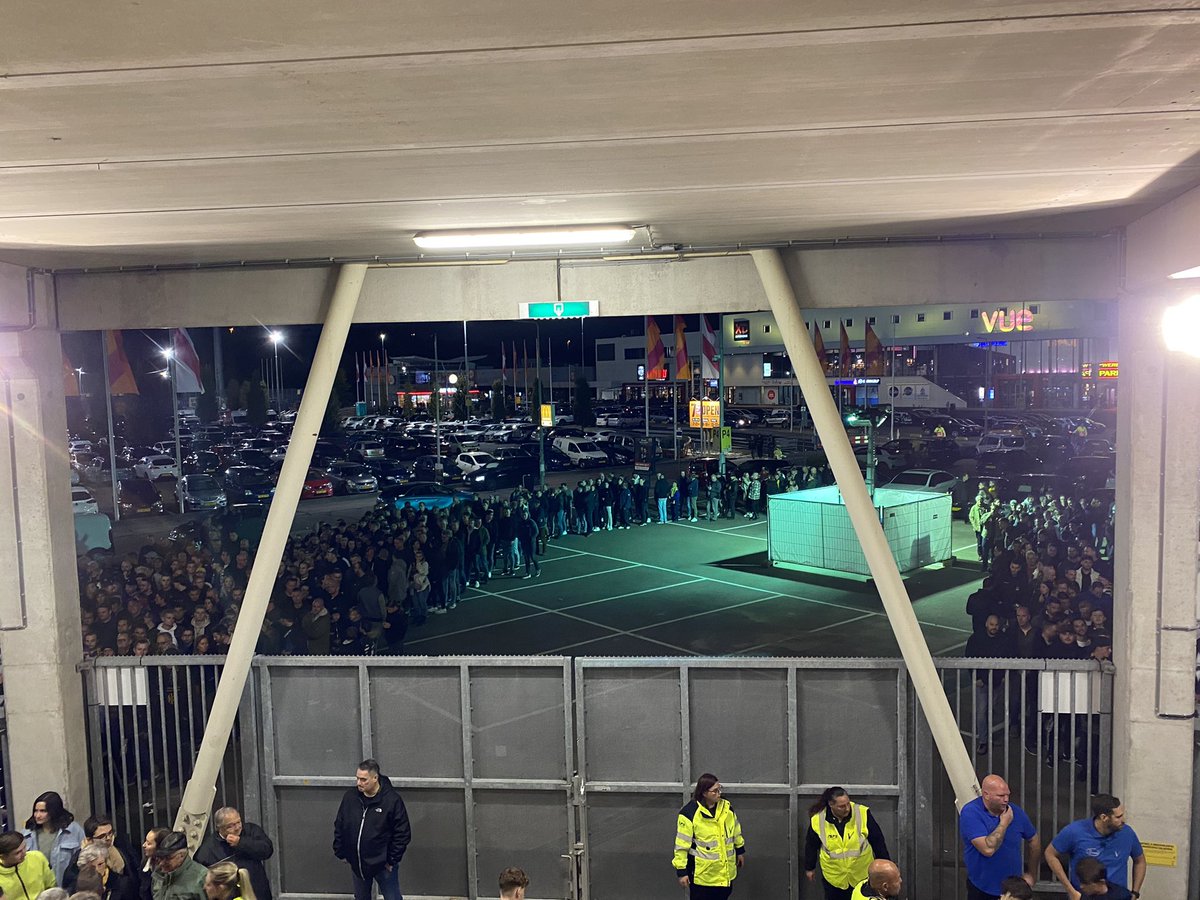DanTheSinger's tweet photo. Aftrap! #rodvvv https://t.co/JTG6tuvjm8