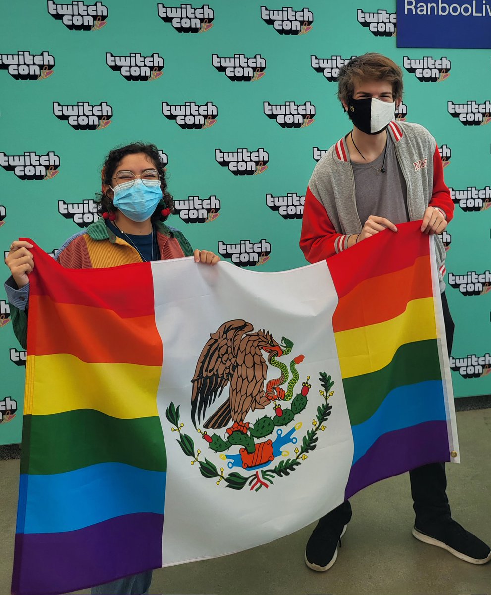 estrelluma's tweet photo. MEXICAN BOOBERS CHEERED!!!!! https://t.co/uZuEfBYy8U