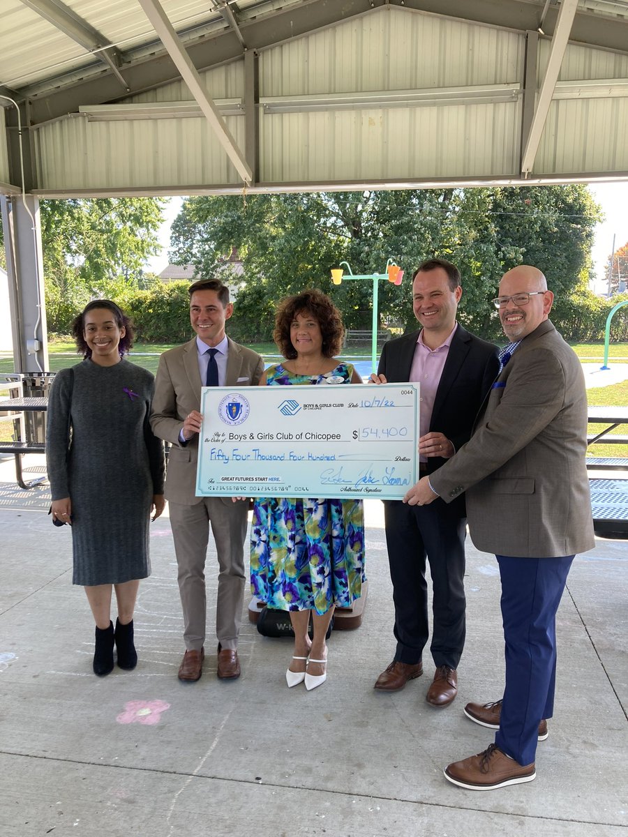 EricLesser's tweet photo. It’s been an honor to serve @MassAllianceBGC across the Commonwealth, especially in Chicopee here today with my colleagues @AdamGomezMA @JakeForSenate. 

I’m look forward to supporting their work for years to come. Thank you for all that you do!! https://t.co/k72FWeYSdW