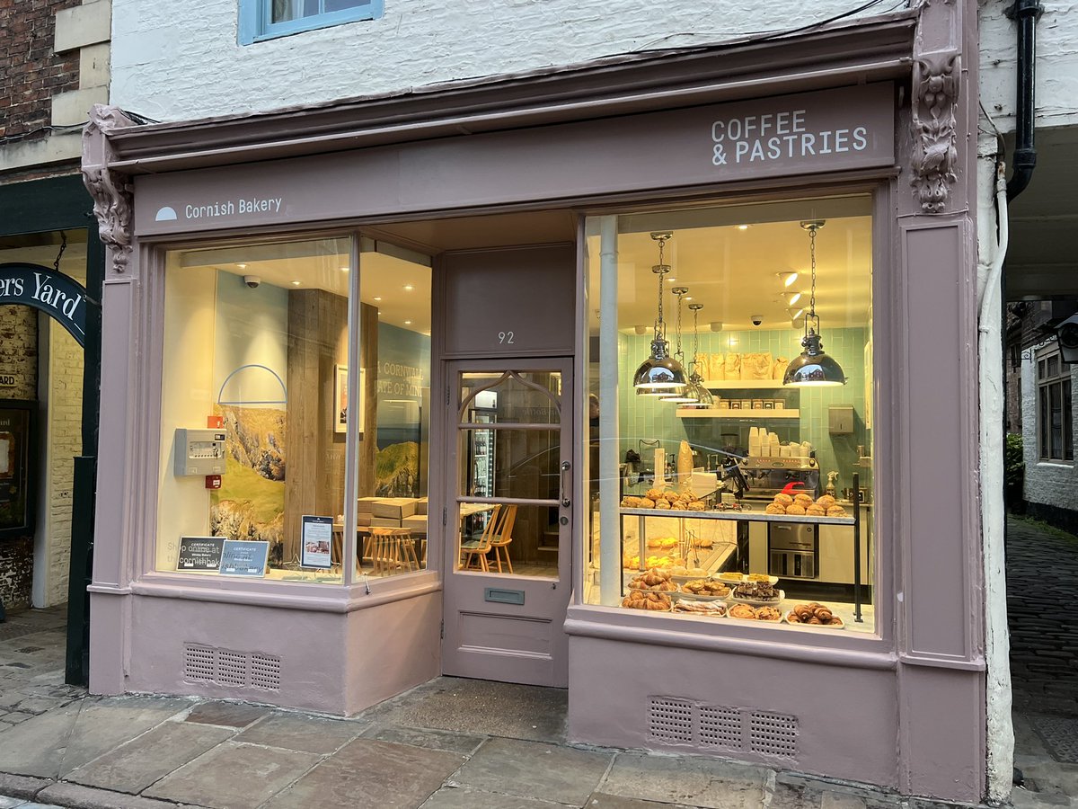XinRanLiu_1's tweet image. Had the most delicious pasties @BoulbyLab courtesy of @CornishBakery! Thank you so much for fuelling our science and the @RemoteRobots team! Also first time pasty for @NASAJPL team and the verdict is… absolutely fantastic!
#pastiesforscience