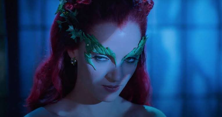 poisonivynews's tweet photo. Uma Thurman as Poison Ivy in Batman &amp; Robin (1997). https://t.co/N2fCdfbL8B