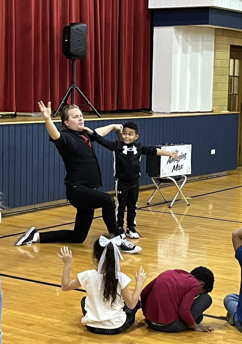 BASDRelatedArts's tweet photo. Thank you to our partners @ZoellnerArts for bringing @TheAmazingMax to @BASDFtHill this afternoon for a magical performance!! https://t.co/TNmQhAxlkF