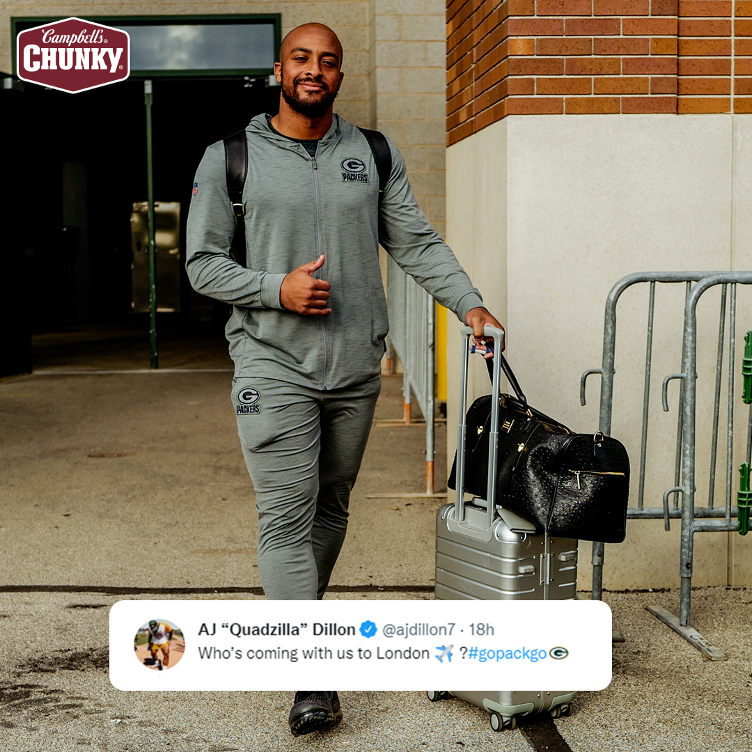 packers's tweet photo. London Week! 🇬🇧

#GoPackGo | #LunchtimeHalftime https://t.co/q1PwcoRBXg