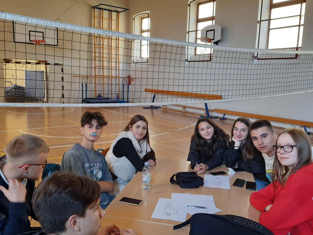 IESMartinRivero's tweet photo. ... canciones al estilo tradicional croata. Por la tarde, visita al museo del asentamiento prehistórico de Vućedol. #Vukovar #Hvala #Vućedol #bećarac #Erasmusiesmartinrivero #ErasmusPlus #IsGeographyDestiny? #Yaúnnosquedamás https://t.co/CGI0NKsWXU