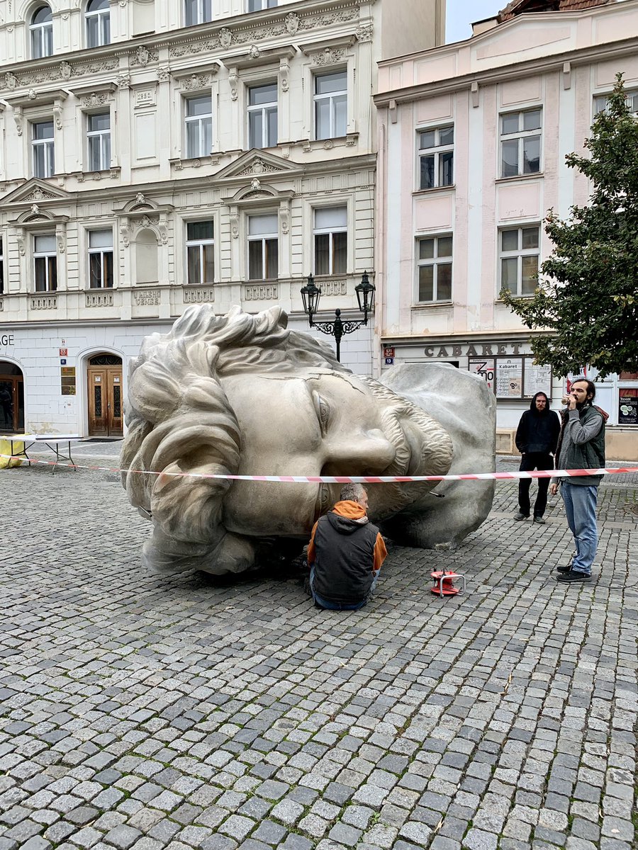 RealPragueGuides tweet media