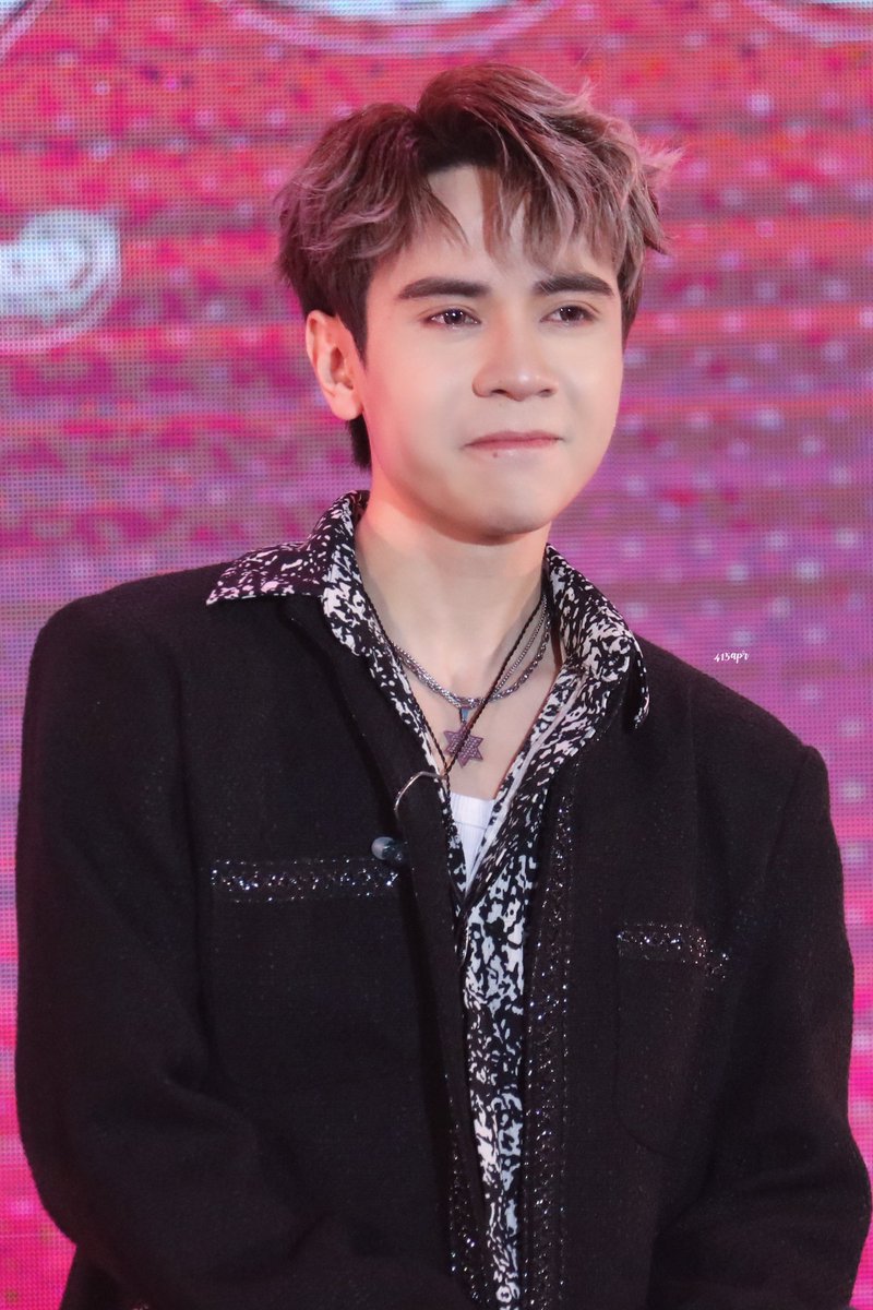 _415apr's tweet photo. 221007 | ทุกคนรักหุ่งน้า🥺❤️

#TheJourneyOfMemories
#QUANGHUNGMASTERD 
#การเดินทางของความทรงจำ https://t.co/aSMrkOGroY