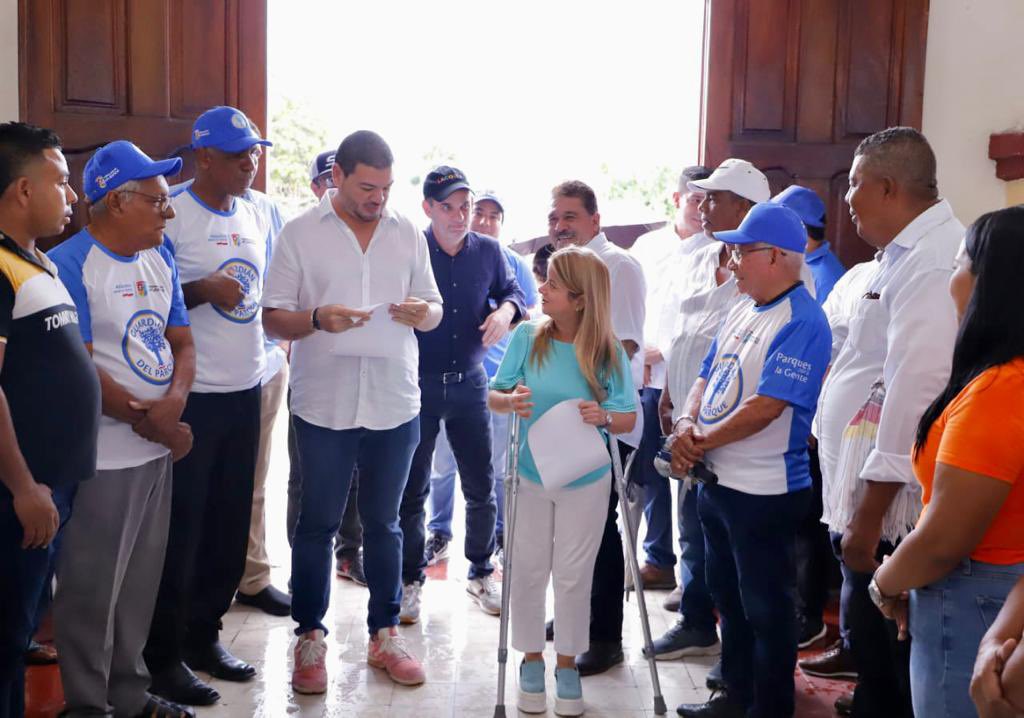 JAvilaPareja's tweet photo. La @Gobatlantico @elsanoguerabaq puso al servicio de la comunidad de Villa Rosa, en #Repelon, la obra número 30 de #ParquesParaLaGente. Con la nueva Plaza Parque Heins Olivo, se recuperaron más de 2 mil metros cuadrados de espacio público para el disfrute de todos. https://t.co/drXuJ7hsFG