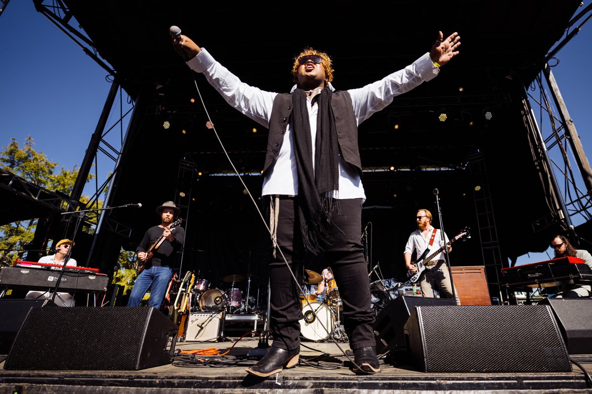 Billy Allen &amp; <a href="/ThePollies/">The Pollies</a> on Sunday. Who else wishes we were doing it again this weekend? 

Extra merch available online now. Grab yours here:
stores.portmerch.com/shoalsfest/