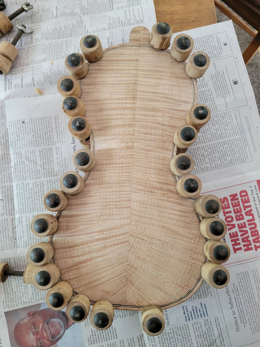 onceuponatreeCA's tweet image. At 88 years my dad is making another violin.  Gluing the back to the ribs today.