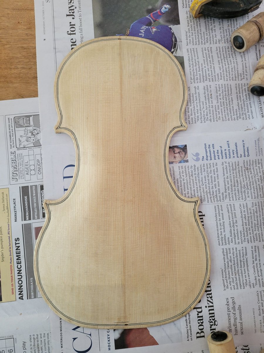 onceuponatreeCA's tweet image. At 88 years my dad is making another violin.  Gluing the back to the ribs today.