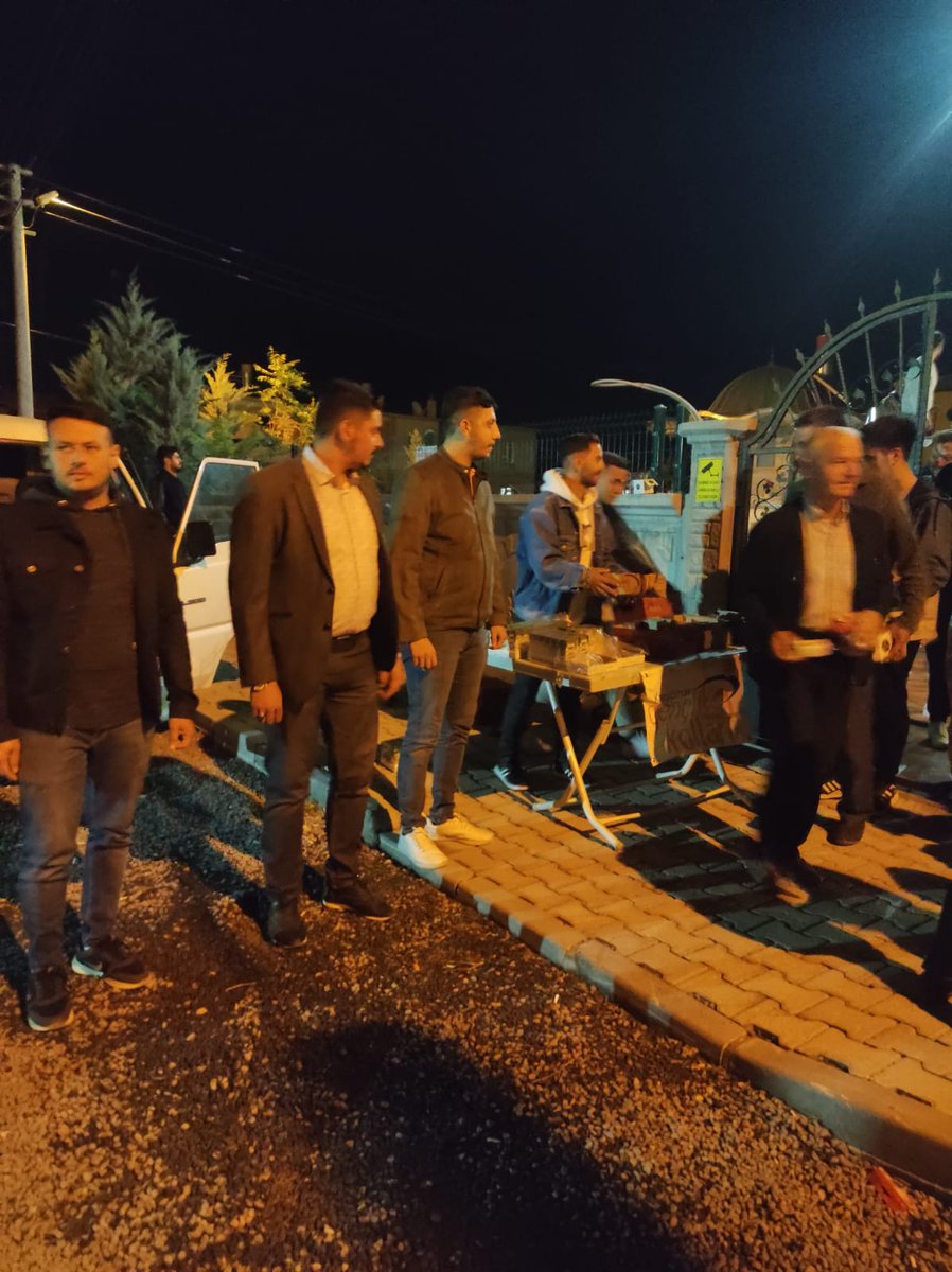 Mübarek Mevlid Kandili Münasebetiyle İmam Gazali Camii’nde hemşehrilerimizle bir araya gelerek ikramda bulunduk.
Kandilinizi En İçten Dileklerimizle Kutlarız.
Dualarda buluşmak dileğiyle.
<a href="/AKGenclikGM/">AK Gençlik</a> 
<a href="/akgenclikkonya_/">AK Parti Konya İl Gençlik Kolları Başkanlığı</a>