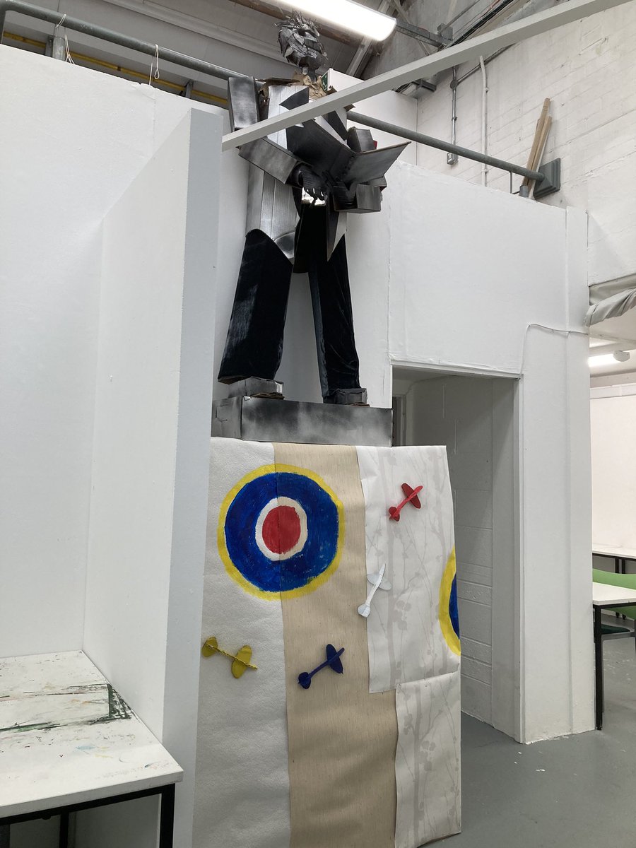 StaffsFoundatio's tweet photo. Monuments project finished: 7 takes on Stoke sculptures real and imagined. Here’s 4: Man of Steel, Wedgewood,  Mitchell, Cliff. well done @staffsuni_dta Foundation Art &amp; Design students for succeeding at such an ambitious first project. And thanks @Hugh_Wiliamson for joining us. https://t.co/hArkqse4an