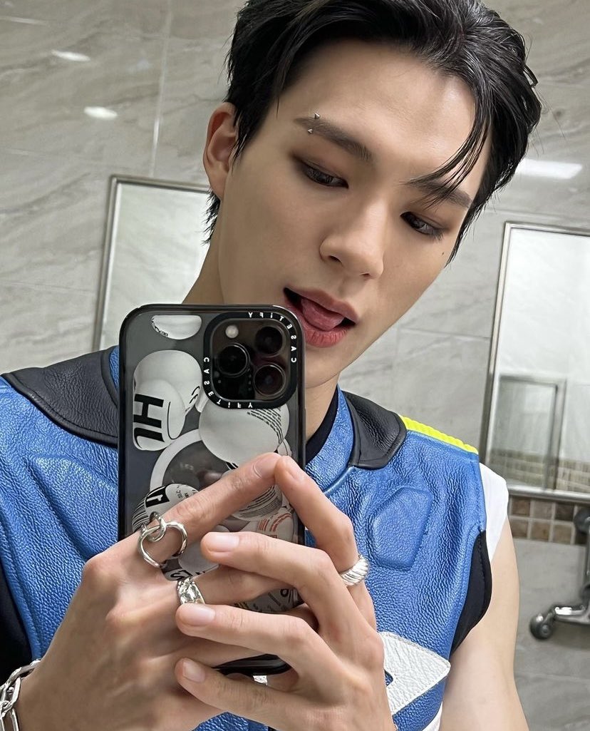 NCT Updating tweet media