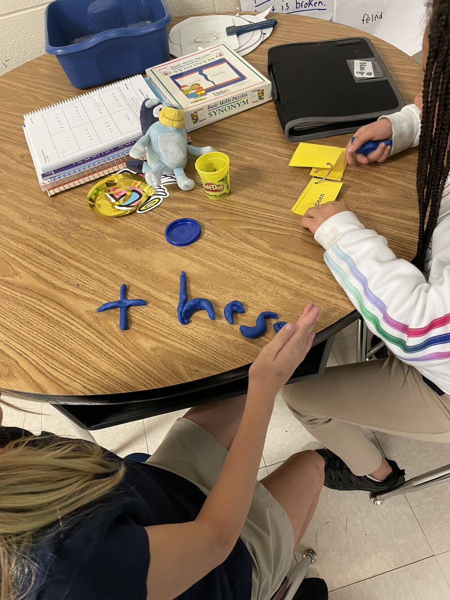 Shelley Edwards (@mrs_sedwards1) on Twitter photo Sometimes we practice aight words by spelling them with playdough <a href="/DicksonTigers/">E.R. Dickson Tigers</a> @beckymurray13 Sometimes we practice aight words by spelling them with playdough <a href="/DicksonTigers/">E.R. Dickson Tigers</a> @beckymurray13