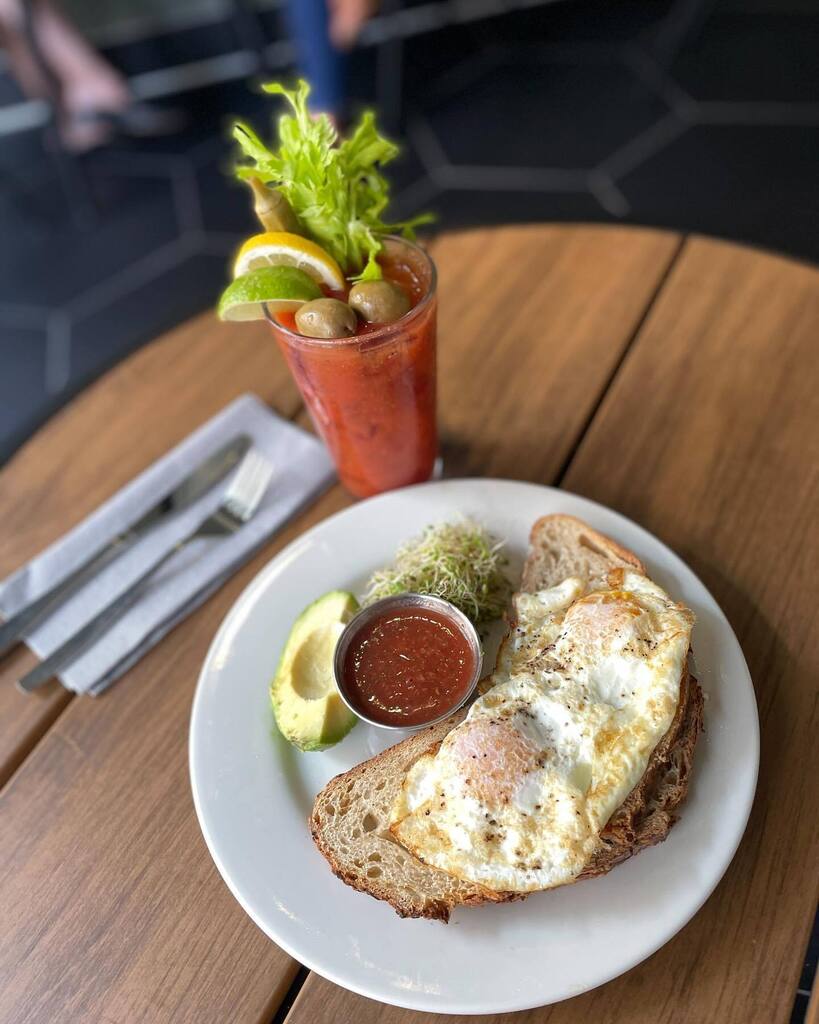 FrothyMonkey's tweet photo. This passes the weekend vibe check. 
 
#frothylove #frothymonkey #brunchgoals #brunch #weekendvibes #nashville #chattanooga #knoxville #birminghamAl #bhamnow https://t.co/7h5R0JLOD0 https://t.co/b6aNxGYG7z
