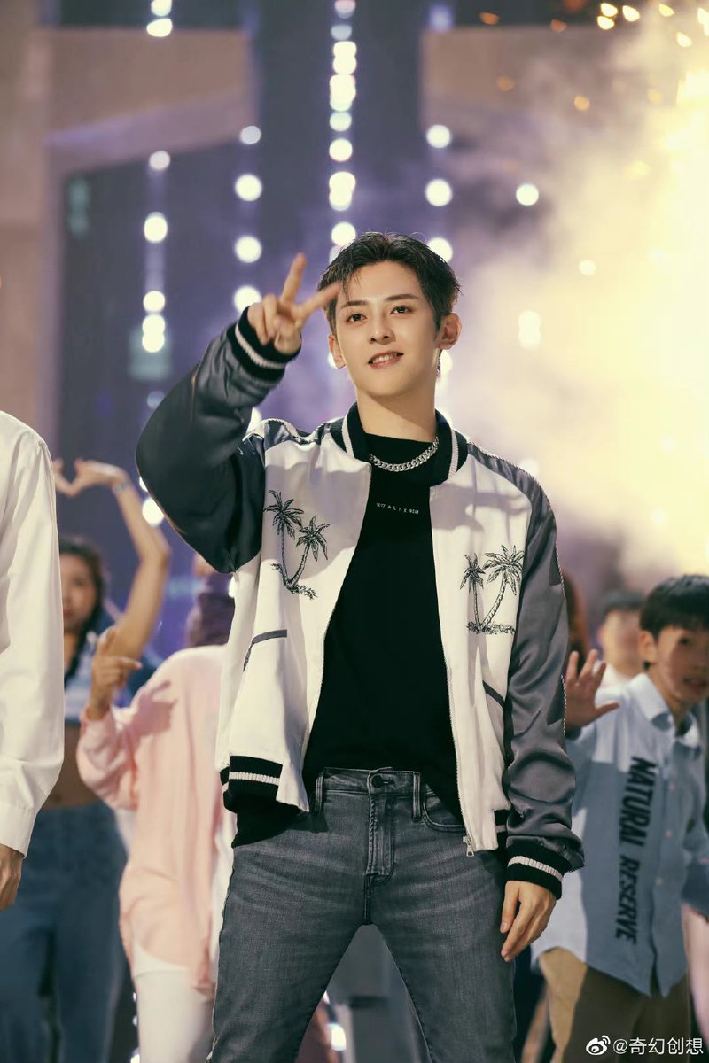 fullmoonsmiley's tweet photo. Waiting!!!!! 
#符龙飞 #FuLongfei 
#JasonFu #ฝูหลงเฟย 
#StreetDanceOfChinaS5 #Youku @YoukuOfficial https://t.co/bJTiT9p3mT