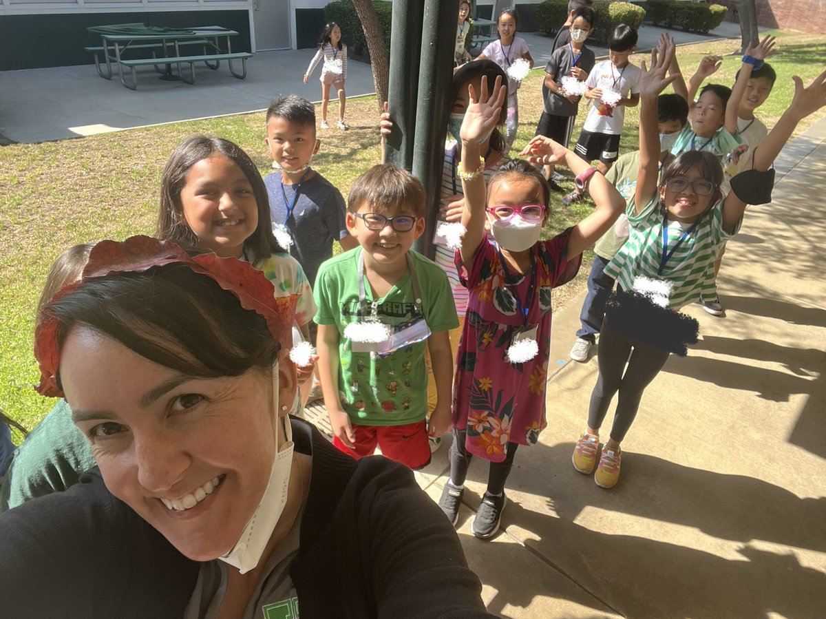 Having a gr8 Friday w/ my sweet 3rd graders and loving my new leaf crown made by one of them. #queenofleaves <a href="/AUSDHighlandOak/">Highland Oaks School</a>