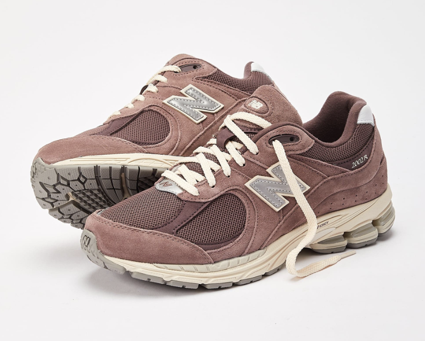 SOLELINKS's tweet photo. Ad: New Balance 2002R 'Black Fig' last sizes on SSENSE, 15% off w/ code FW2022 => https://t.co/wTAvFb2KO0 https://t.co/qvpIkTYVia