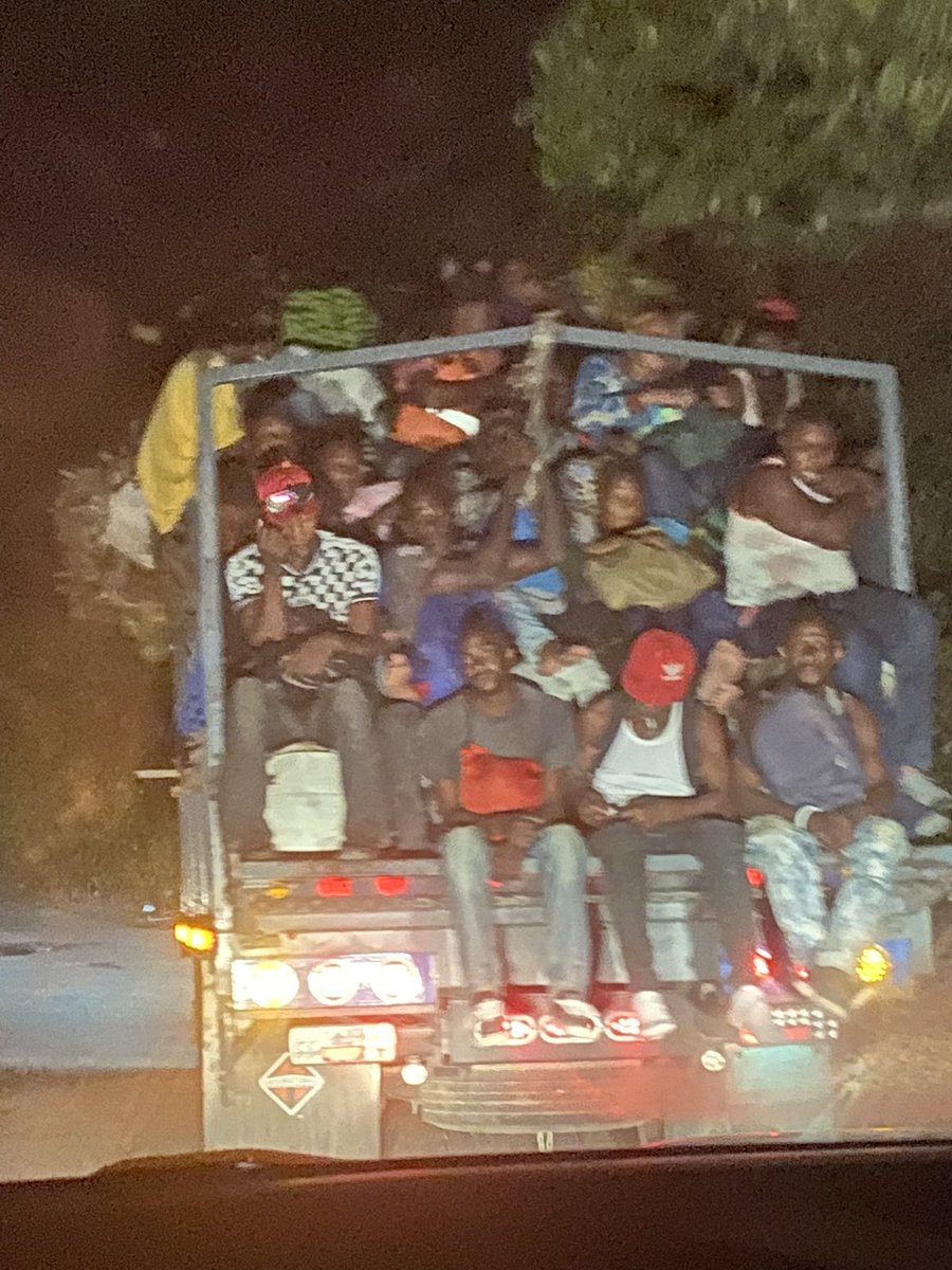 Shezzela's tweet photo. #SaintThomas When I saw this I couldn’t pass the opportunity to take a picture 😂😂😂 https://t.co/iMCUPqg6Gn