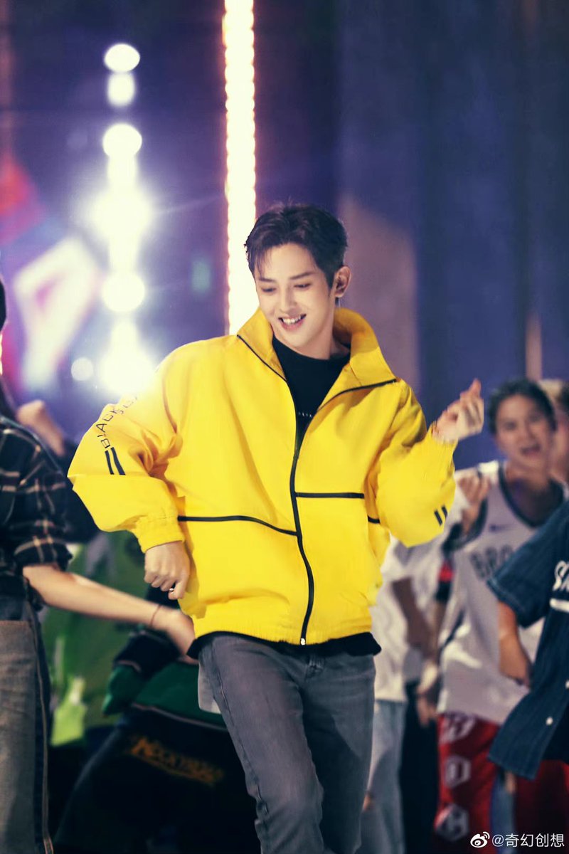 fullmoonsmiley's tweet photo. รอดูเฮียค้าบบบบ✨✨✨
#符龙飞 #FuLongfei 
#JasonFu #ฝูหลงเฟย 
#StreetDanceOfChinaS5 #Youku https://t.co/gNYd9MB28Y