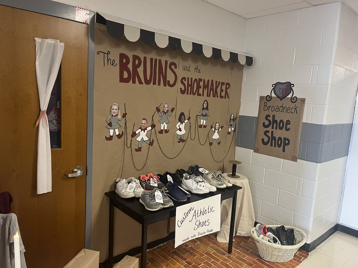 MsWelshAACPS's tweet photo. Best day of the year! HOMECOMING @BHSAACPS! https://t.co/cRqdVFDJvx