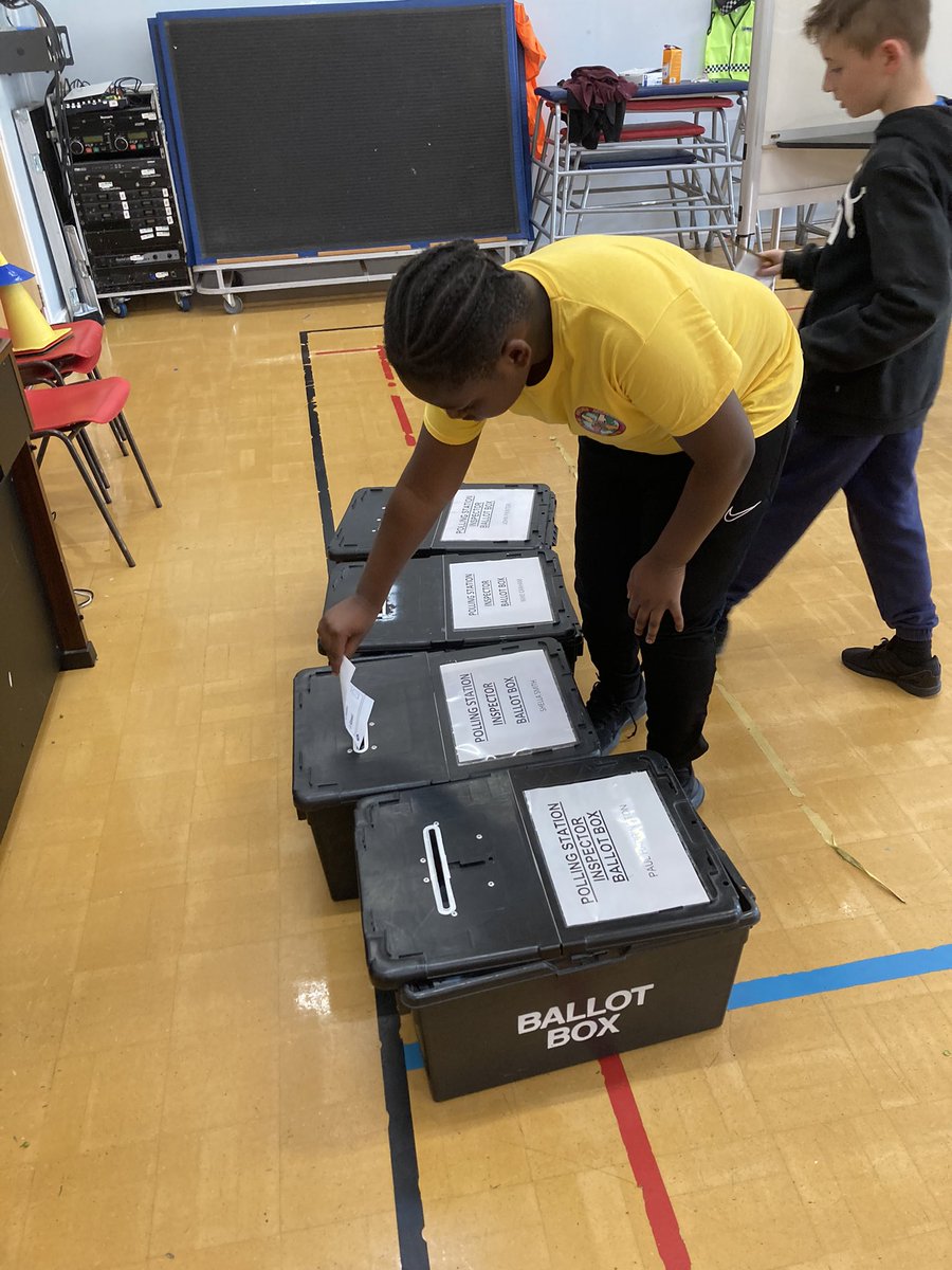 R2PalmerAcademy's tweet photo. The school experienced the democratic process of voting for our school council today! Votes will be counted over the next week before results are shared! #democracy #britishvalue #vote #palmerparliament https://t.co/D765w28Nnk