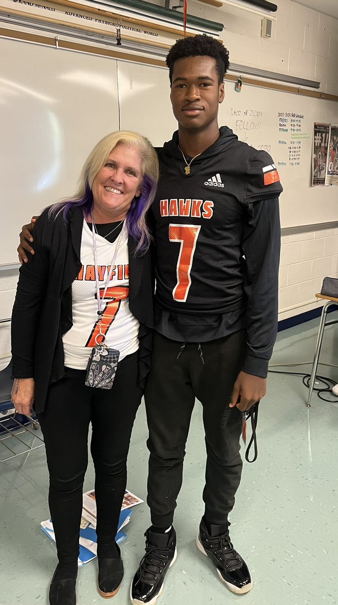 Beyond blessed to have the honor of wearing Sahr’s jersey today. @FCPSHayfieldSS <a href="/HayfieldSGA/">Hayfield SGA</a> #starryhocofaculty