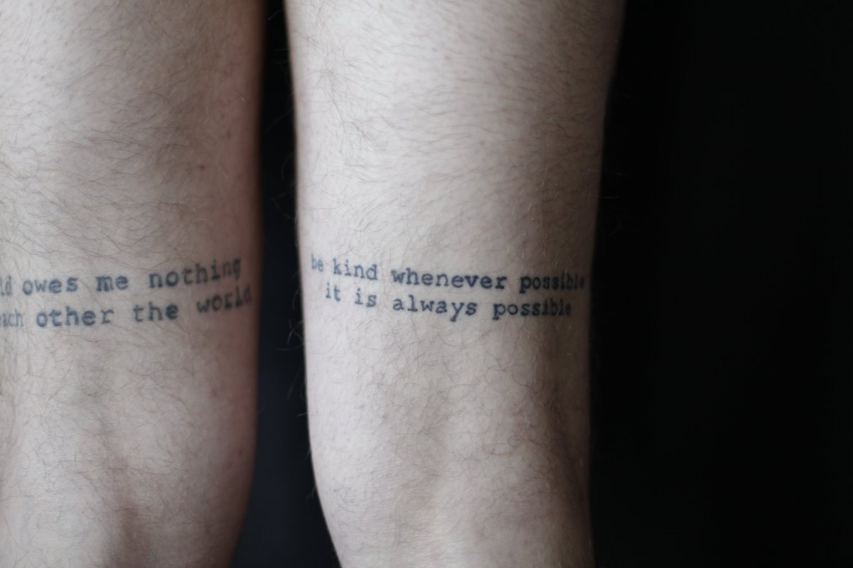 RobertSiegelman's tweet photo. #photography #nudemodel #tattoo #thighs #hairylegs #bekindwheneverpossible #itisalwayspossible @xxxdawnlocke https://t.co/2Iypl7U3Re