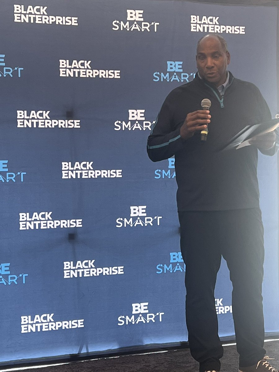 leflore_derrick's tweet photo. Earl Graves Jr #besmarthackathon https://t.co/UWrZbUZgDJ