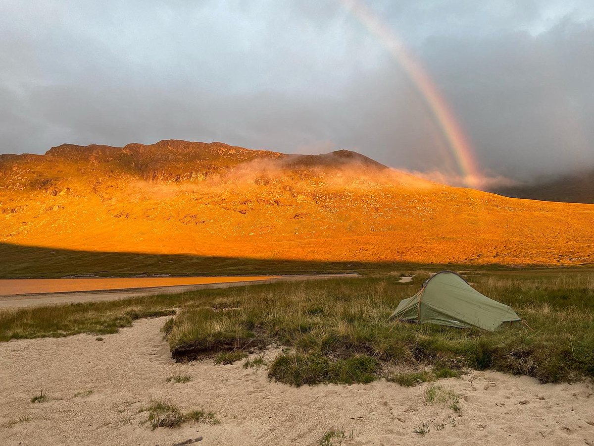 doug_pender's tweet photo. @steamingboots You were a day ahead of us on a similar expedition. This was the only sliver of sun in 2 days. The trick of probabilistic forecasting.

“We only said 90% chance, so it’s not wrong.” https://t.co/gYTJe2iFQ7