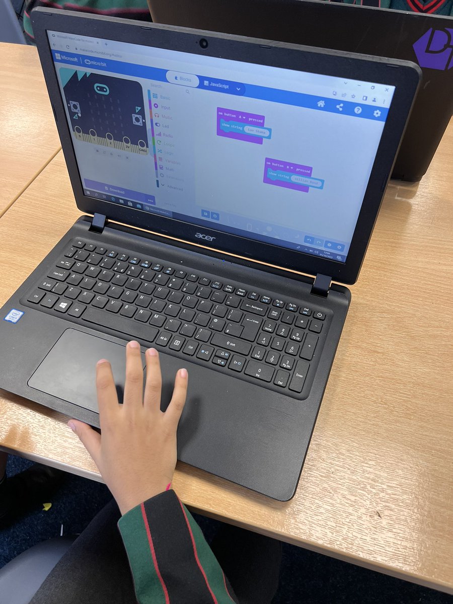 PlymColDesign's tweet photo. Year 4 had great fun in our lesson today coding their #microbits to count their steps. We then had an exciting step off to see who could get the most in 20 seconds @microbit_edu https://t.co/4wI2De2NBA
