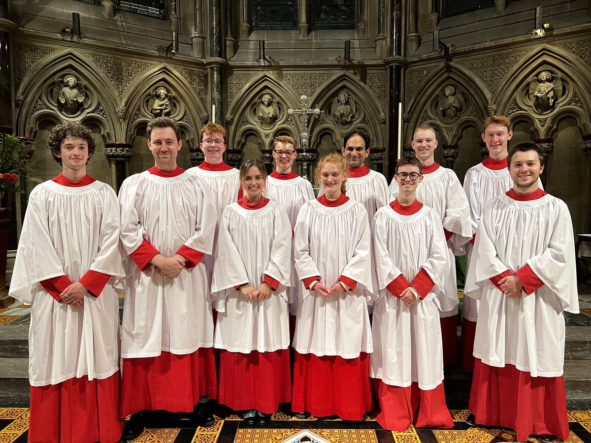 Delighted to welcome ten wonderful new student singers and organists this term - a big new intake! So thrilled to have them all with us. What a great team! @SJCChoir @stjohnscam