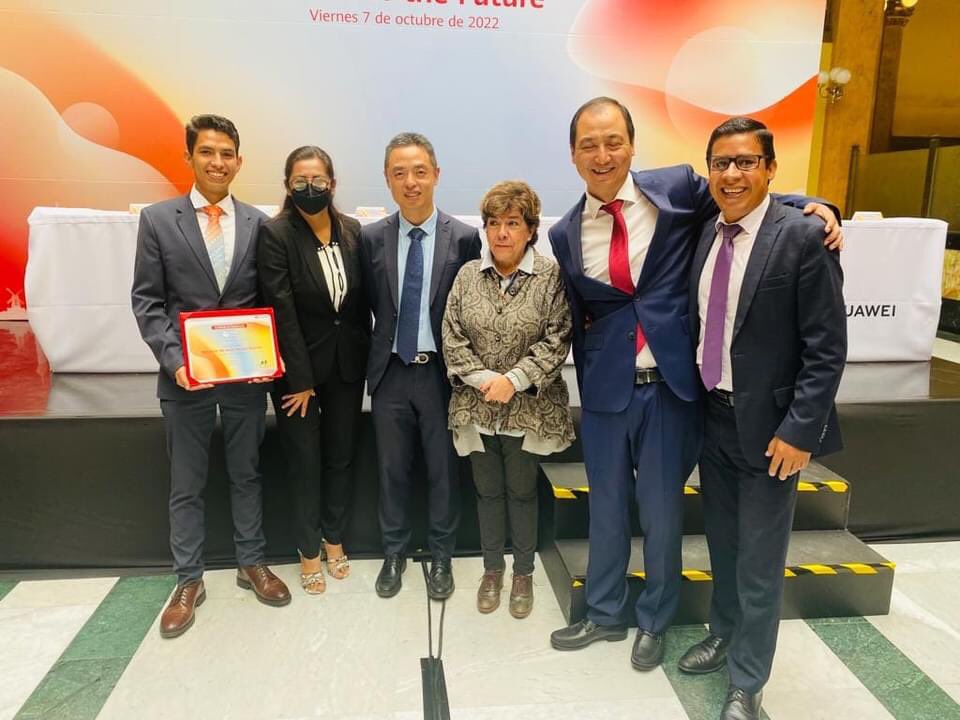 iveth_bernal's tweet photo. “los sueños no se cumplen como quien cumple años, los sueños se madrugan, se estudian y se trabajan”.
#SinLimites #OrgullosamenteUTsem
Felicidades #Keneth 👏🏽👏🏽👏🏽👏🏽
#SeedsForTheFuture https://t.co/6eD1OtshoK