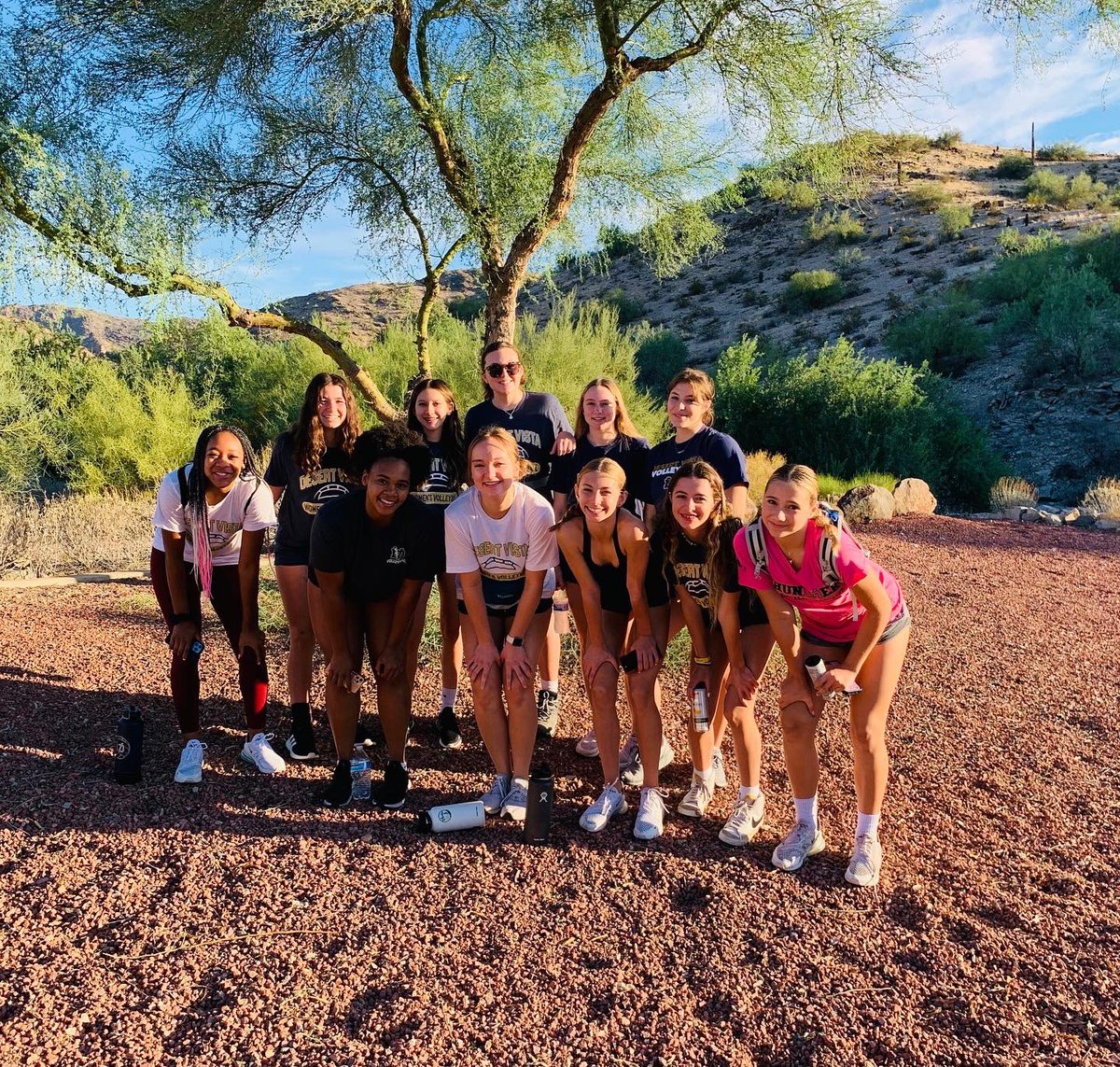 VistaDesert's tweet photo. Fall break Friday = Hike Day! 💙🏐⚡️#excellencethroughperformance #thinklikeachampion https://t.co/Y5OpL9Byrs