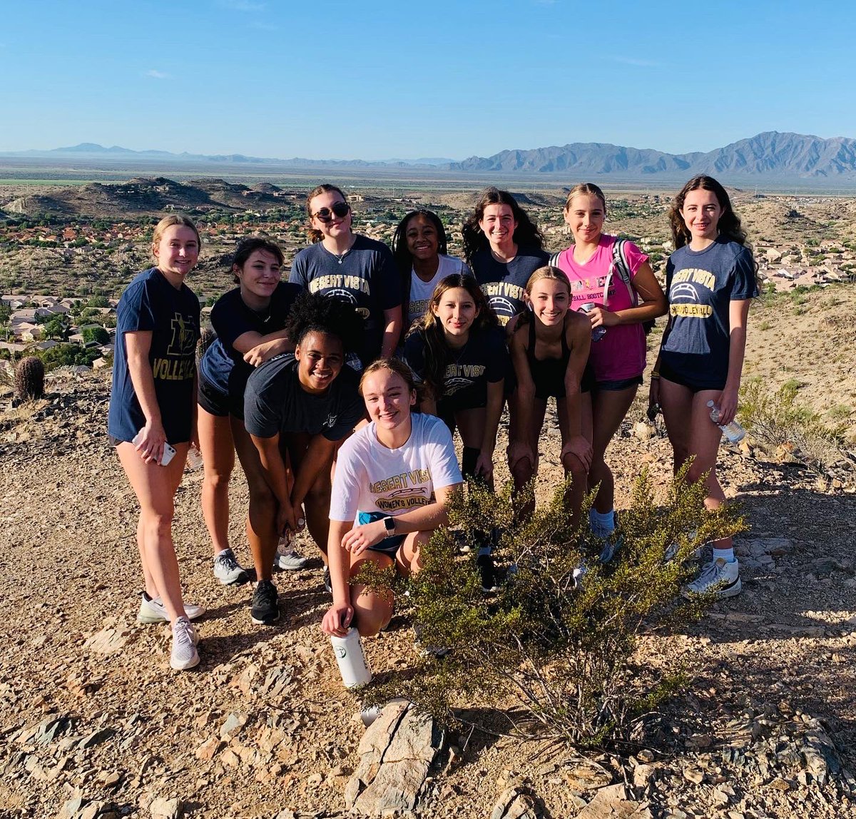 VistaDesert's tweet photo. Fall break Friday = Hike Day! 💙🏐⚡️#excellencethroughperformance #thinklikeachampion https://t.co/Y5OpL9Byrs