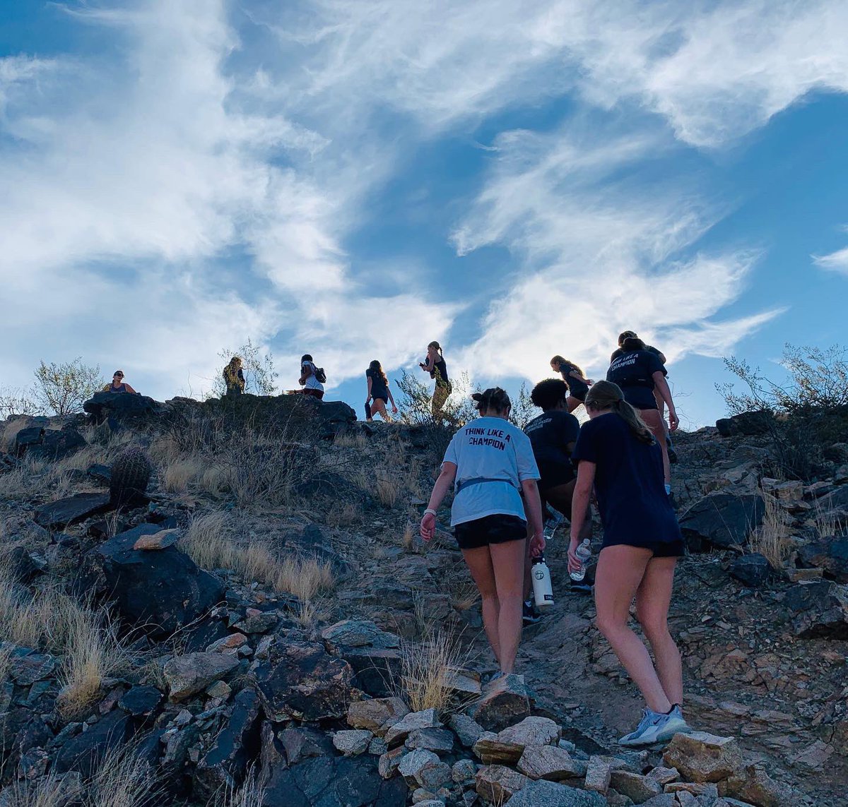 VistaDesert's tweet photo. Fall break Friday = Hike Day! 💙🏐⚡️#excellencethroughperformance #thinklikeachampion https://t.co/Y5OpL9Byrs