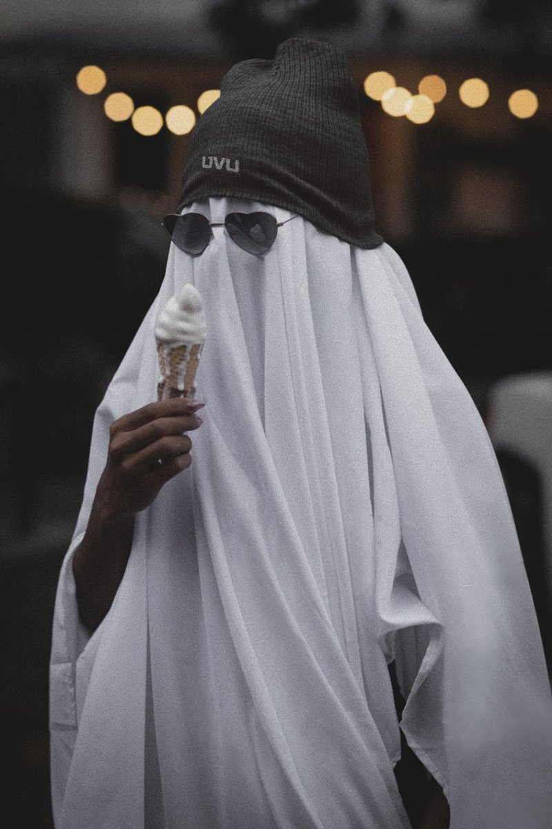 ShopWolverine's tweet image. Ghost photo shoot but have Wolverine Spirt 👻
.
.
.
#shopwolverine #uvustudents #uvulifestyle #halloween #ghostphotoshoot #uvu #uvulife #uvustudents #uvugear