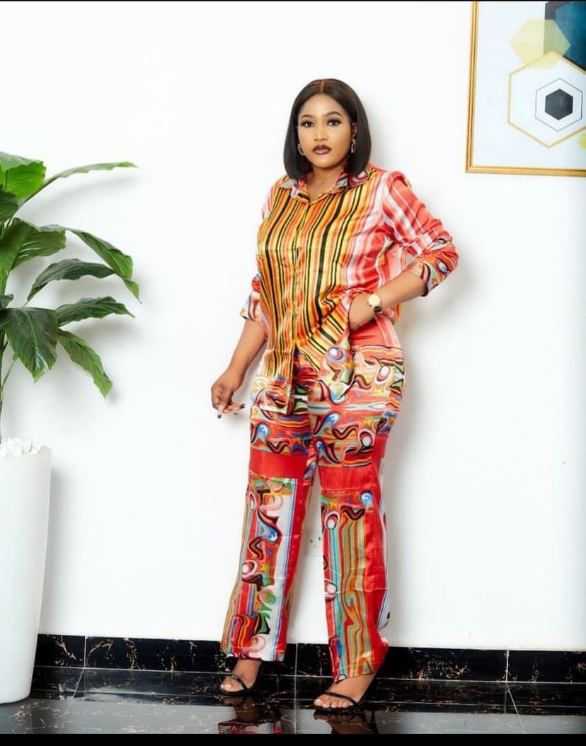 PearlDavidFash's tweet photo. Style is a way of saying who you are 🥰.

'TWO PIECE AVAILABLE'

Available in Sizes 10,12

Price-12,800

Yaba Outlet- 180 Herbert Macaulay way , Adekunle Yaba. https://t.co/k0o015B6xq
