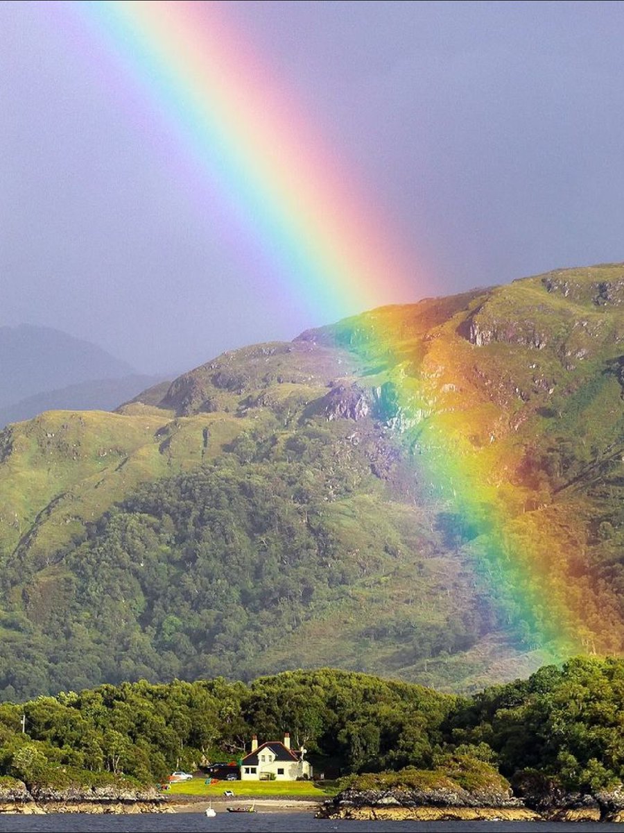 VisitScotland's tweet photo. The unpredictable Scottish weather does mean we're treated to lots of stunning rainbows! 😍🌈 

📍 Glenfinnan, #Highlands 📷 IG/adve_nturesinyorkshire #ScotlandIsCalling https://t.co/J2epNT63AJ