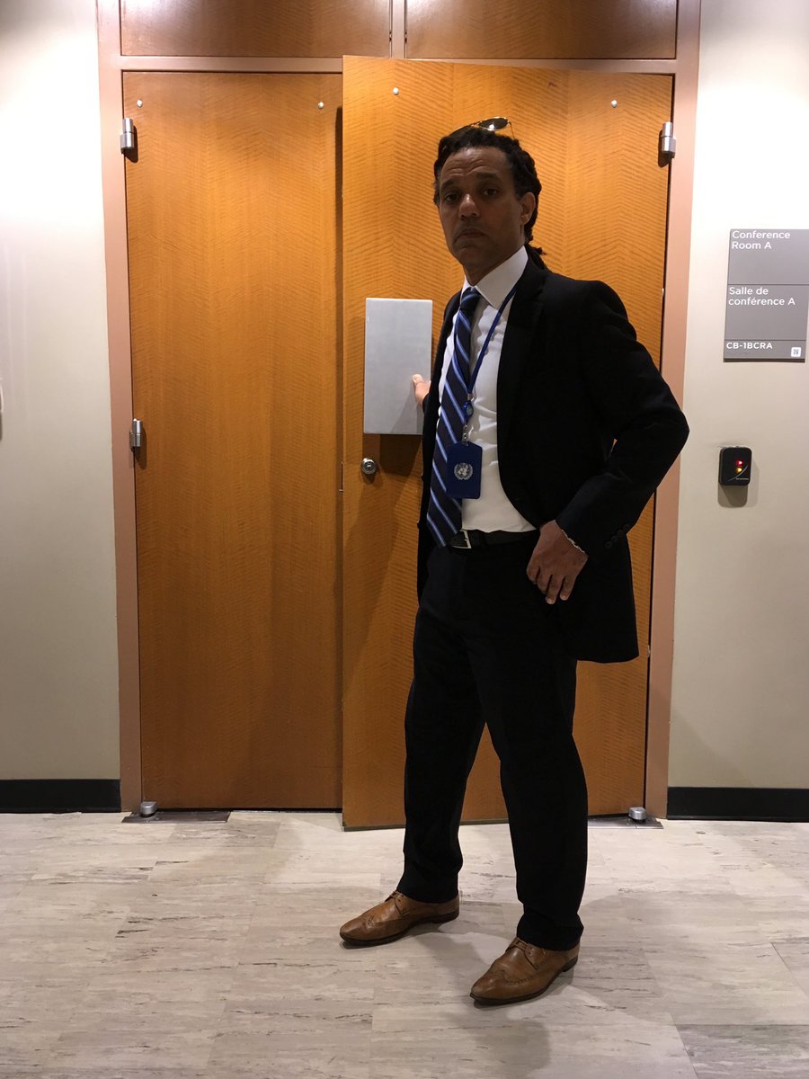 KevinHunter10's tweet photo. My days working for the United Nations HQ 🇺🇳. Suit and tie   @KevinHunter10 @Hervemusic https://t.co/y8oTnDUh9n