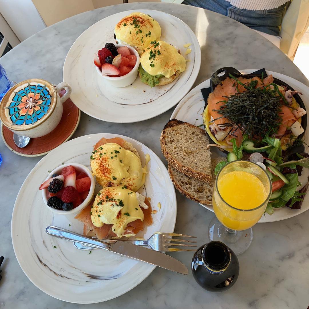 EternallyChan's tweet photo. To have enough energy to work. Full of energy, and you? https://t.co/c4VDgcxGvt
