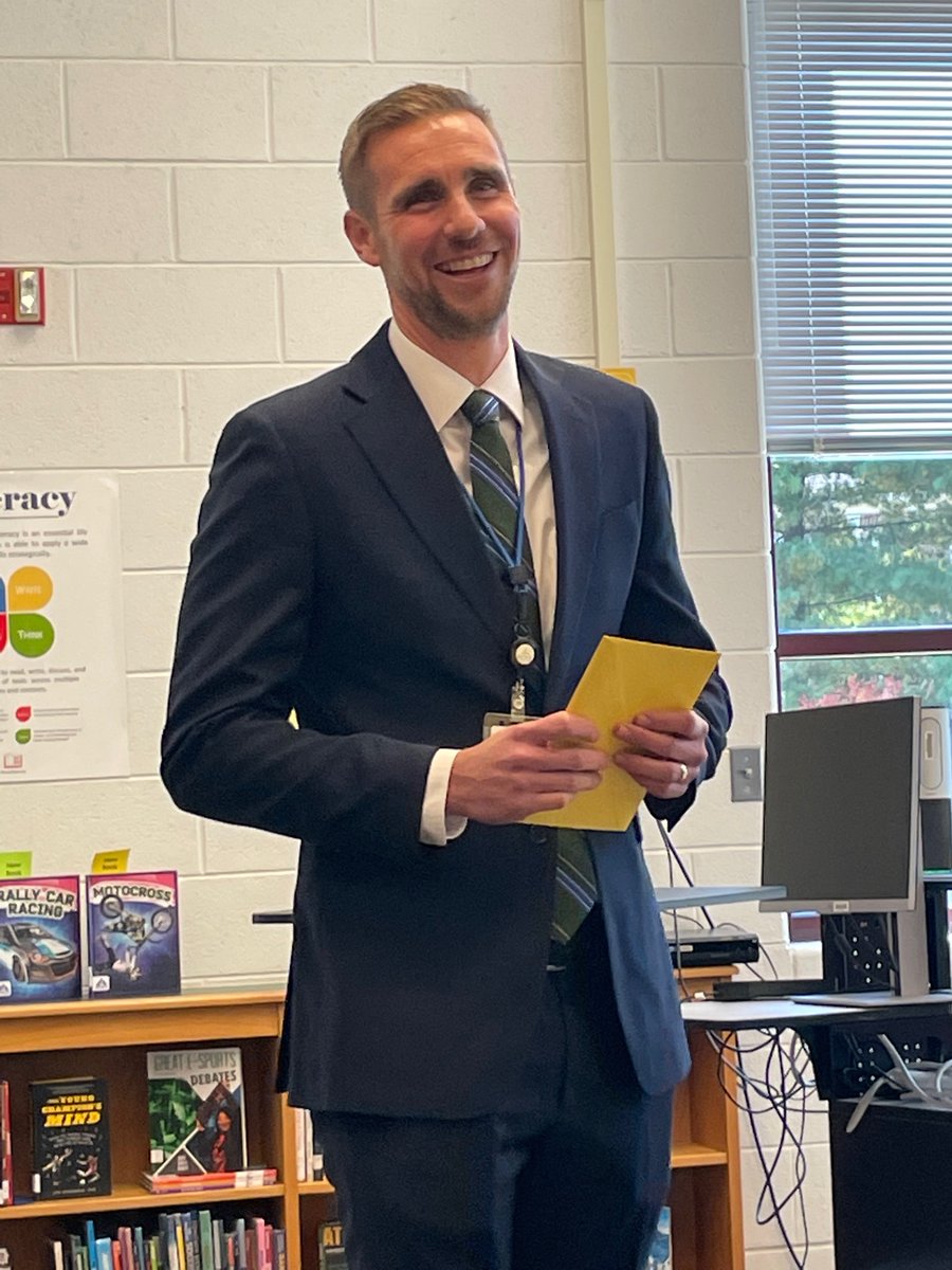 FCPS Region 2 (@fcpsr2) on Twitter photo Congratulations to our new principal at Kilmer MS—Mr Steven McFarlane! <a href="/kilmercougars/">Kilmer Middle School</a> Congratulations to our new principal at Kilmer MS—Mr Steven McFarlane! <a href="/kilmercougars/">Kilmer Middle School</a>