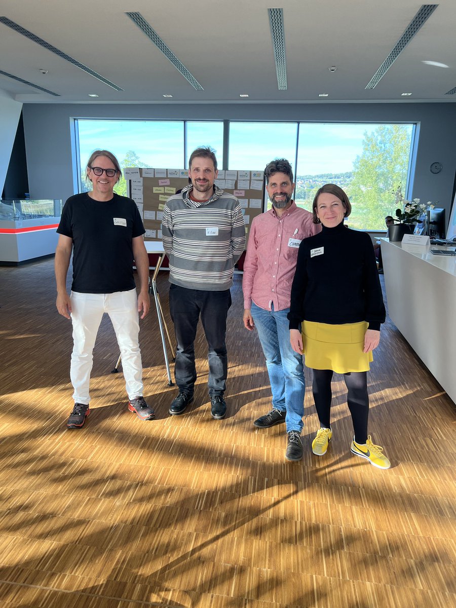 Glücklich und dankbar über so viele tolle Menschen, Inspirationen, Gespräche und positive Rückmeldungen ❤️ toll, dass ihr alle da wart und dieses #bc_renew bereichert habt <a href="/dieenergieblogs/">Die Energieblogger</a>