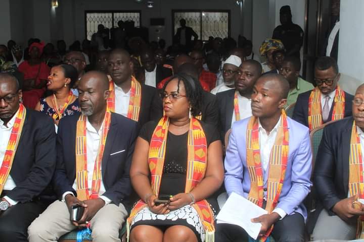 IssifouCoul1's tweet photo. J'ai eu l'honneur de parrainer l'investiture du B.E de l'UJPCY  à sa tête, Danguy Danguy, ce vend 7 oct 22. Les journalistes professionnels des médias contribuent bcp au dévlmnt de la Civ. et nous attendons beaucoup d'eux, en ce qui concerne la commune de Yopougon. https://t.co/nkhWlkNFcJ