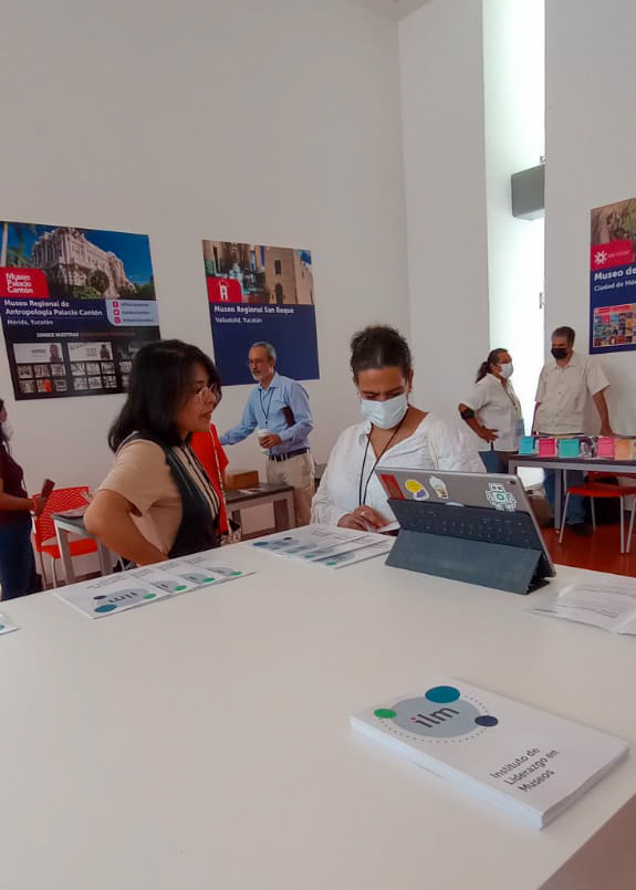 ILMuseos's tweet photo. Estamos en el "Festival de Museos 2022. Conocimiento, experiencias y descubrimiento: más allá de la mediación". Un encuentro organizado por el @ICOMMx, la @SedecultaYuc y la Red de Museos de Yucatán.
¡Acércate a nosotros y sé parte de la comunidad de #LíderesCulturalesILM! 😉 https://t.co/ZajU4rBODQ
