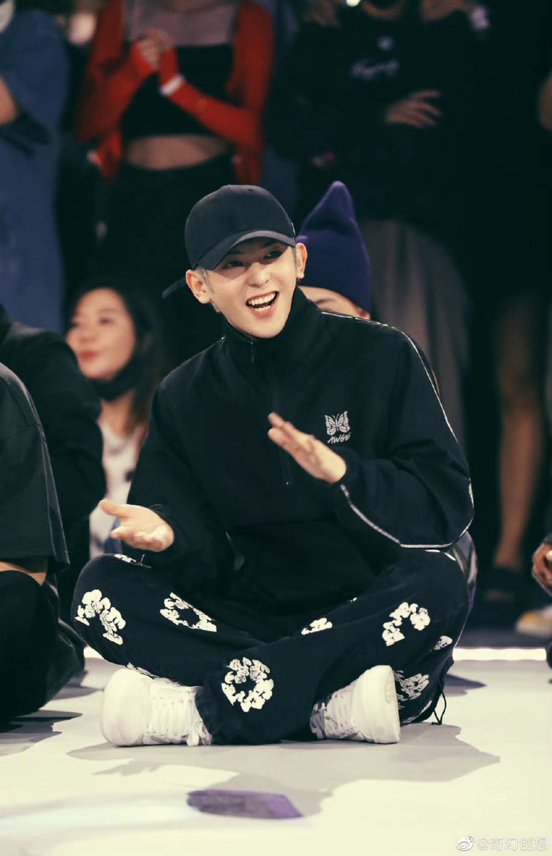 fullmoonsmiley's tweet photo. 📸
#这就是街舞 #YOUKU 
#StreetDanceOfChina5 
#符龙飞 #FuLongfei 
#JasonFu #ฝูหลงเฟย https://t.co/P90My2kyUE